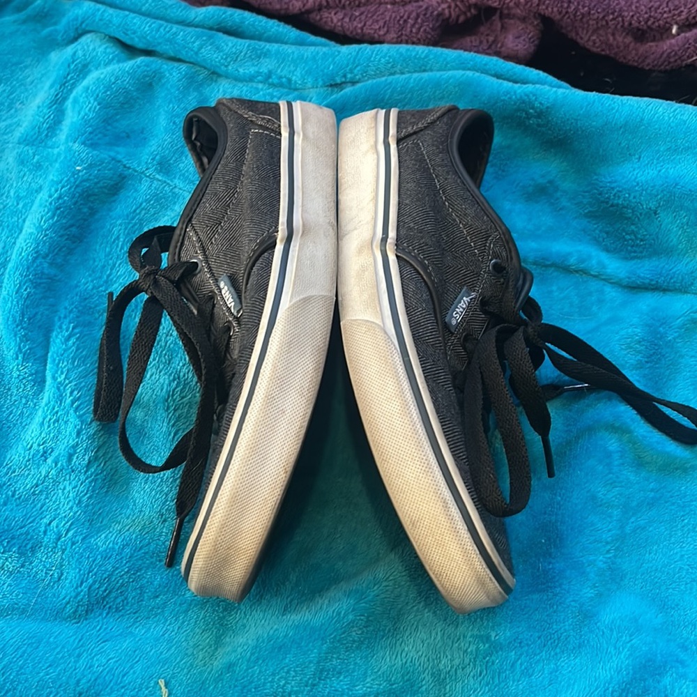 Vans - Picture 5 of 7